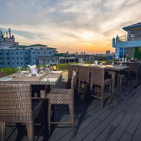 Elegant Hotel Pyi Thar Yar Янгон Экстерьер фото