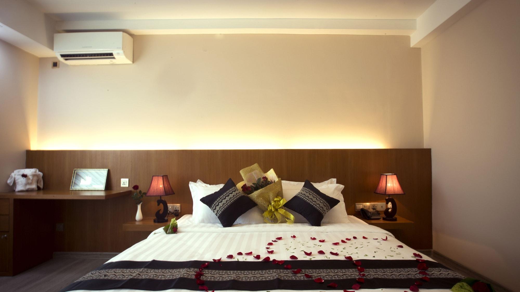 Elegant Hotel Pyi Thar Yar Янгон Экстерьер фото