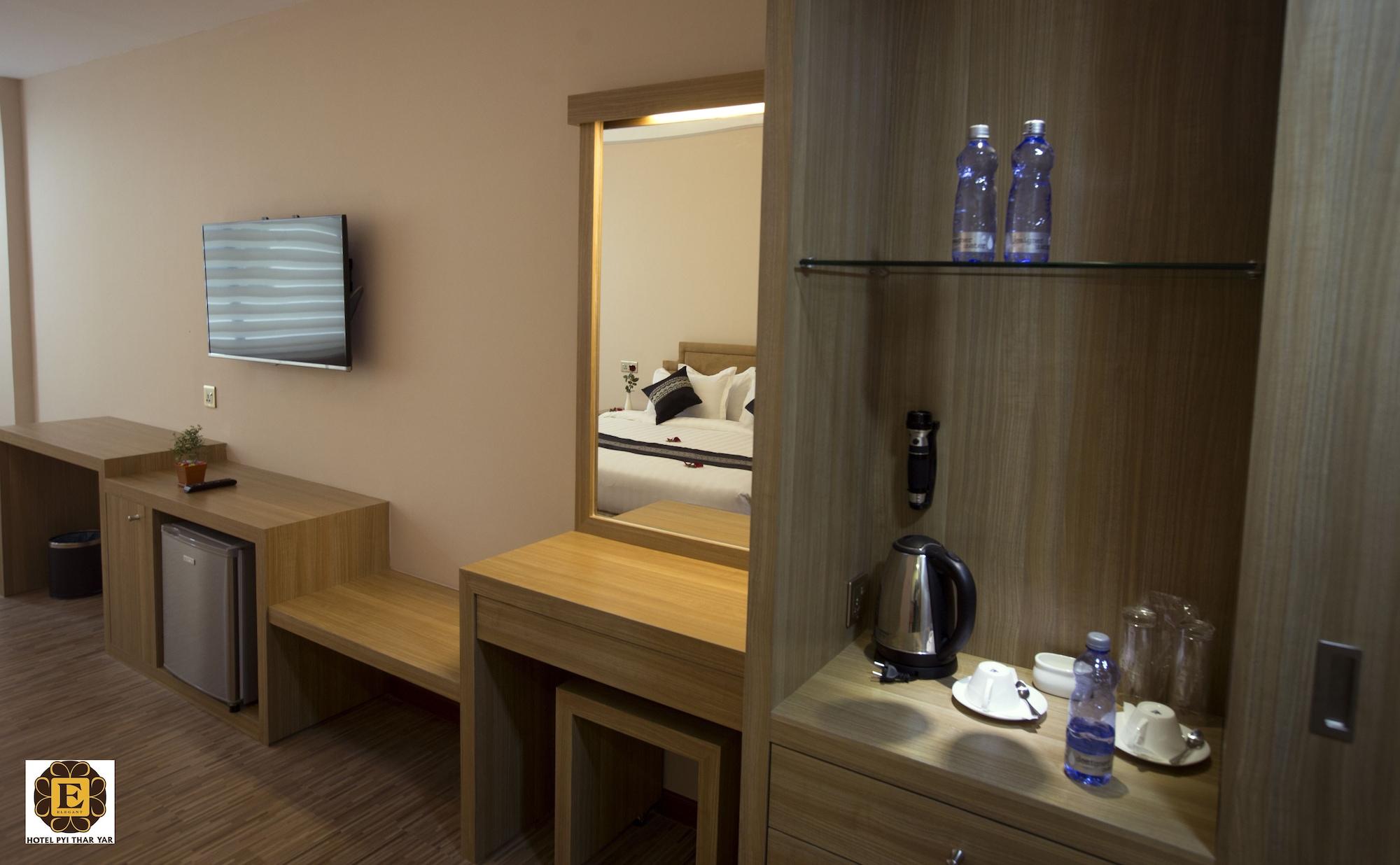 Elegant Hotel Pyi Thar Yar Янгон Экстерьер фото