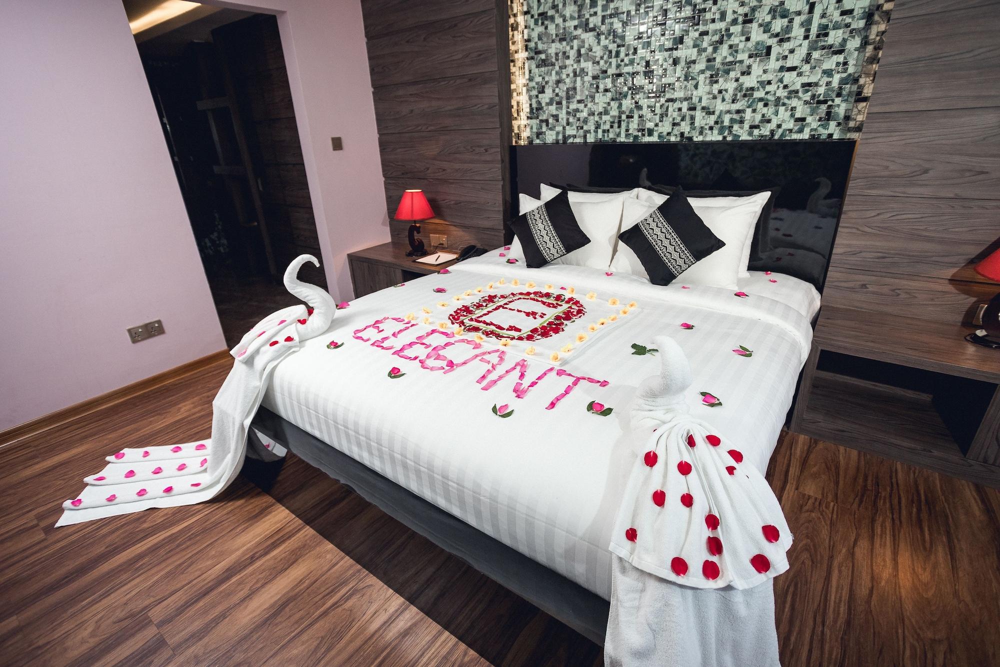 Elegant Hotel Pyi Thar Yar Янгон Экстерьер фото